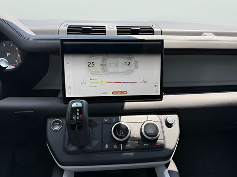 Certified 2025 Land Rover Defender 110 S AWD/4WD image 20