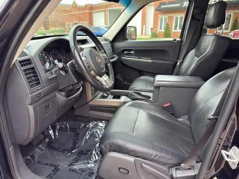 Used 2011 Jeep Liberty Limited Jet image 11