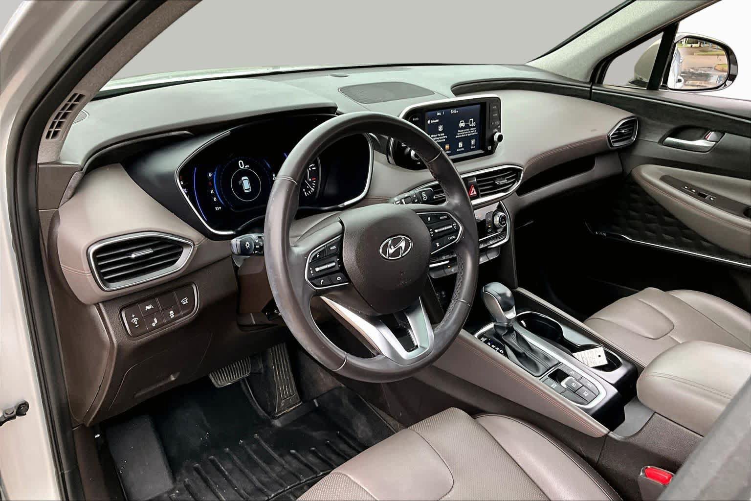 Used 2019 Hyundai Santa Fe Limited FWD image 17