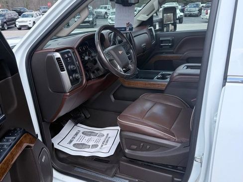 Used 2017 Chevrolet Silverado 2500 High Country w/ Duramax Plus Package AWD/4WD image 12