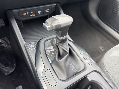 New 2025 Kia K4 LXS image 18