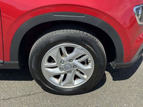 Used 2023 Hyundai Venue SE w/ Cargo Package FWD image 8