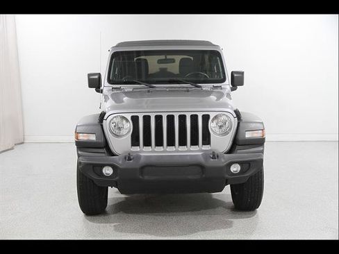 Used 2018 Jeep Wrangler Unlimited Sport S AWD/4WD image 2