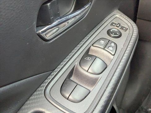 Used 2025 Nissan Versa SV image 25