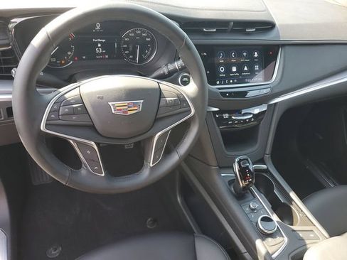 Certified 2025 Cadillac XT5 Luxury w/ LPO, Floor Liner Package AWD/4WD image 22