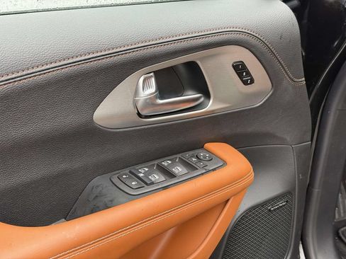 New 2026 Chrysler Pacifica Pinnacle AWD/4WD image 33