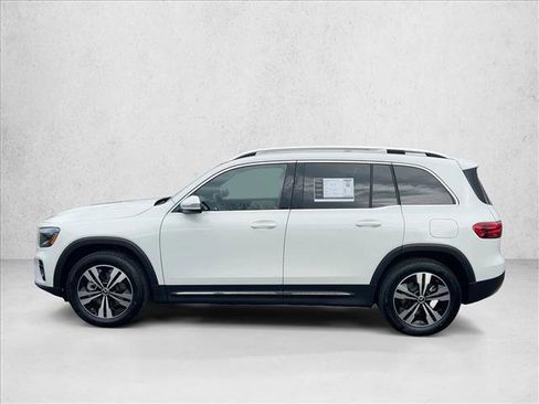 Used 2025 Mercedes-Benz GLB 250 4MATIC image 9