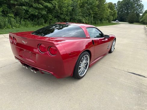 Used 2005 Chevrolet Corvette Coupe w/ Preferred Equipment Group RWD image 8