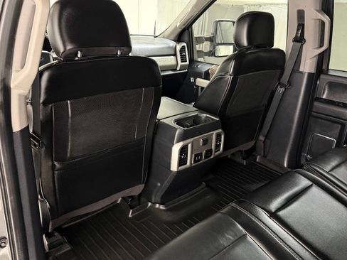 Used 2019 Ford F250 Lariat w/ Lariat Ultimate Package AWD/4WD image 50