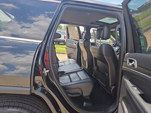 Used 2020 Jeep Grand Cherokee Limited AWD/4WD image 32