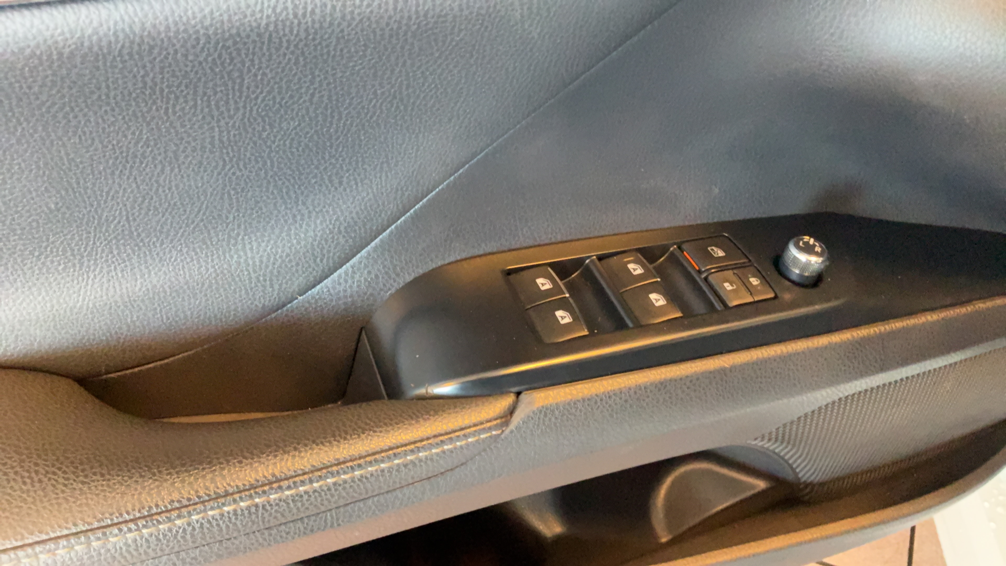 Used 2020 Toyota Camry XSE FWD image 24