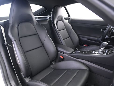 Certified 2019 Porsche 718 Cayman image 21