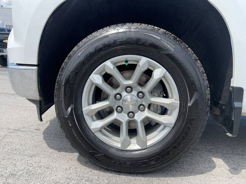 Used 2022 Chevrolet Silverado 1500 LT AWD/4WD image 31