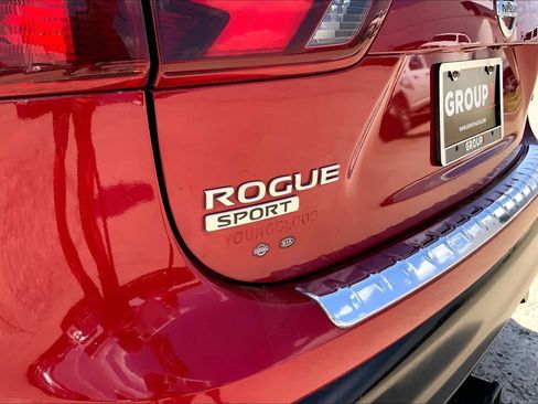 Used 2018 Nissan Rogue Sport S w/ S Appearance Package AWD/4WD image 30