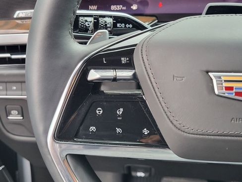 Used 2026 Cadillac Escalade Platinum Sport w/ LPO, ONYX Package AWD/4WD image 26