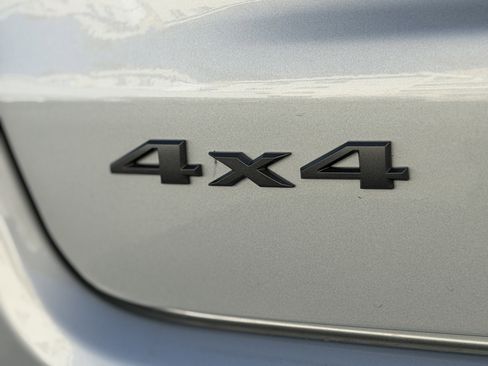 New 2026 Jeep Compass Latitude image 14