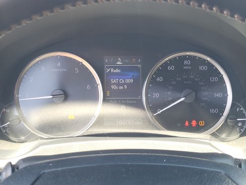 Used 2020 Lexus IS 300 RWD image 12