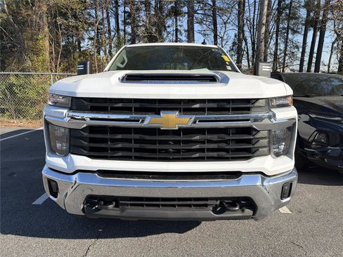 Used 2025 Chevrolet Silverado 2500 LT w/ Convenience Package image 3