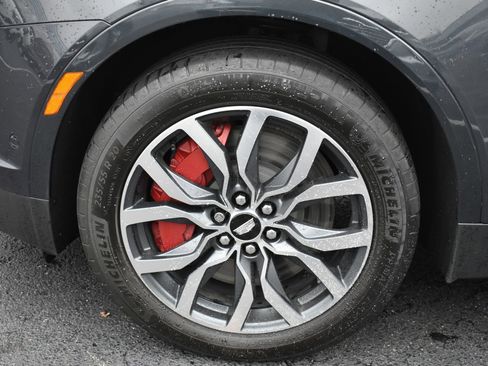 Used 2023 Cadillac XT5 Sportv w/ Technology Package image 11