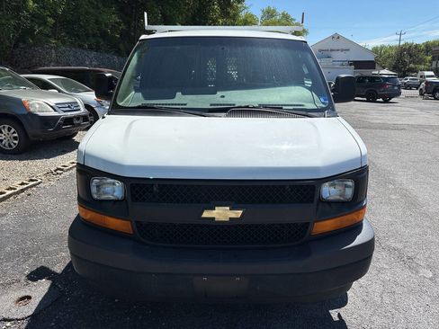 Used 2017 Chevrolet Express 2500 RWD image 13