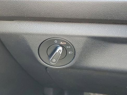 Used 2022 Volkswagen Jetta SE FWD image 17