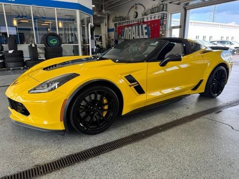 Used 2019 Chevrolet Corvette Grand Sport w/ Carbon Flash Badge Package RWD image 20