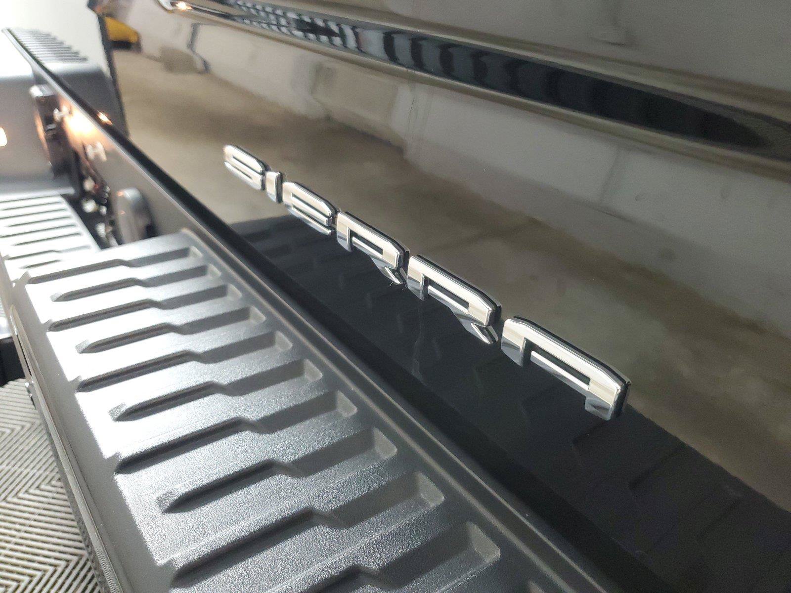 Used 2025 GMC Sierra 1500 Denali Ultimate AWD/4WD image 7