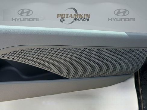 New 2026 Hyundai Elantra SE FWD image 18
