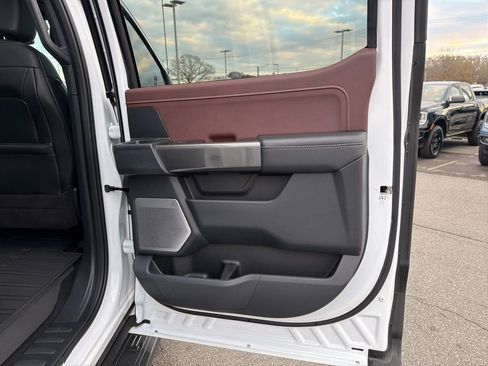 Certified 2022 Ford F150 Lariat w/ Equipment Group 502A High image 19