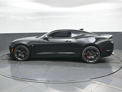 Used 2022 Chevrolet Camaro SS RWD image 9