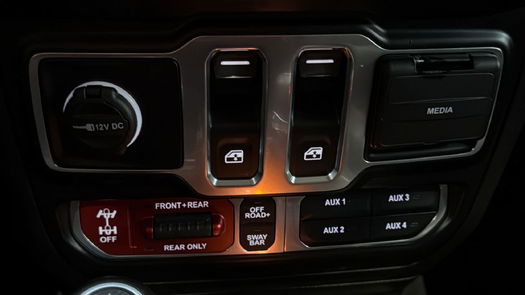 Used 2022 Jeep Wrangler Rubicon w/ LED Lighting Group AWD/4WD image 24