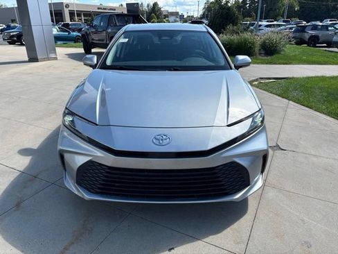 Used 2025 Toyota Camry LE FWD image 2