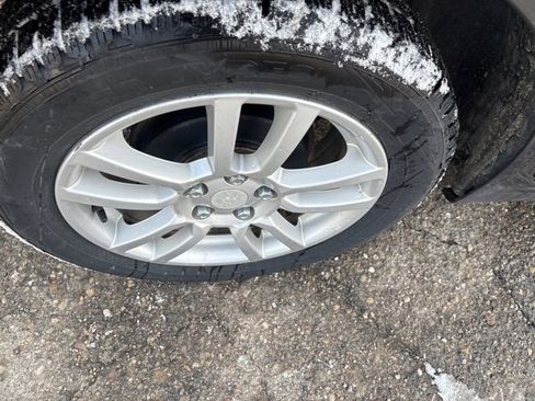 Used 2016 Chevrolet Sonic LT w/ Fun and Sun Package image 8