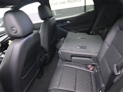 New 2026 Chevrolet Equinox LT w/ Convenience Package II image 9