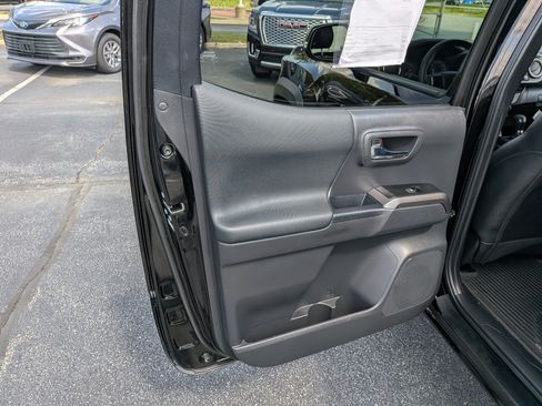 Certified 2023 Toyota Tacoma TRD Off-Road w/ TRD Premium Off Road Package AWD/4WD image 23
