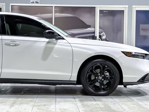 Used 2025 Honda Accord SE image 33