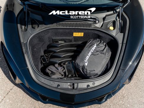 Used 2025 McLaren Artura image 29