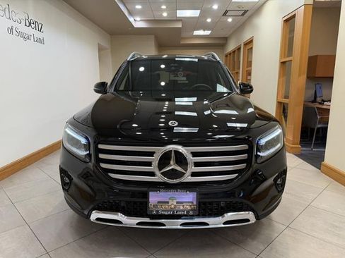 Used 2025 Mercedes-Benz GLB 250 image 2