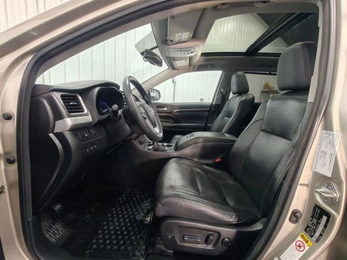 Used 2016 Toyota Highlander Limited AWD/4WD image 26