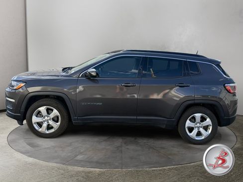 Used 2019 Jeep Compass Latitude w/ Popular Equipment Group FWD image 4