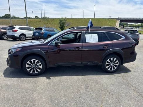 Certified 2025 Subaru Outback Limited AWD/4WD image 4