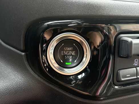 Used 2024 Chevrolet Silverado 2500 High Country w/ LPO, Dark Essentials Package AWD/4WD image 17