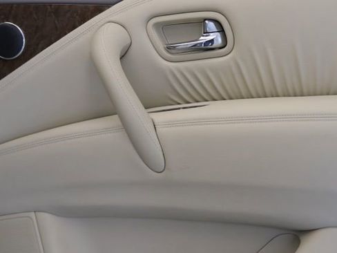 Used 2016 INFINITI QX80 4WD w/ All Season Package image 32