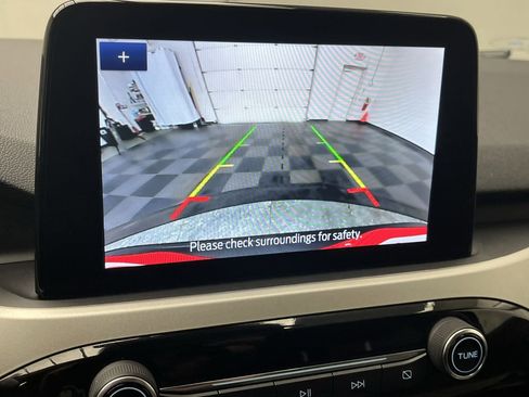 Used 2022 Ford Escape SE image 5