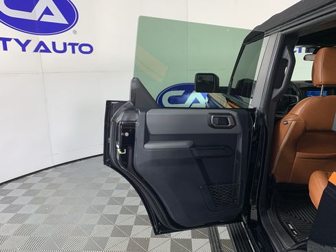 Used 2022 Ford Bronco 4-Door AWD/4WD image 29