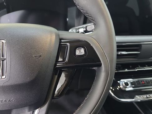 Used 2024 Lincoln Corsair AWD image 18