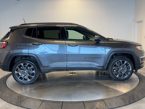 Used 2021 Jeep Compass Latitude image 9