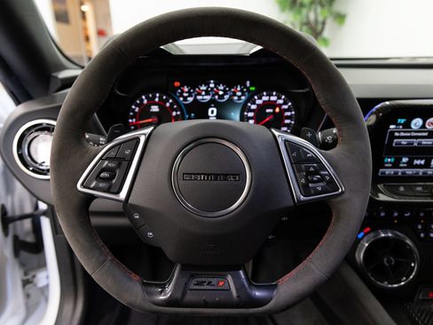 Used 2018 Chevrolet Camaro ZL1 RWD image 16
