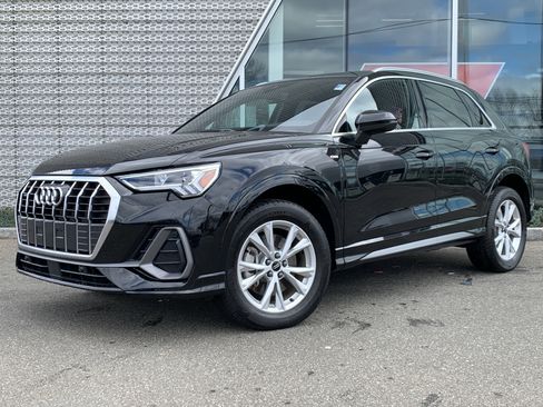 Certified 2025 Audi Q3 2.0T Premium w/ Convenience Package AWD/4WD image 1