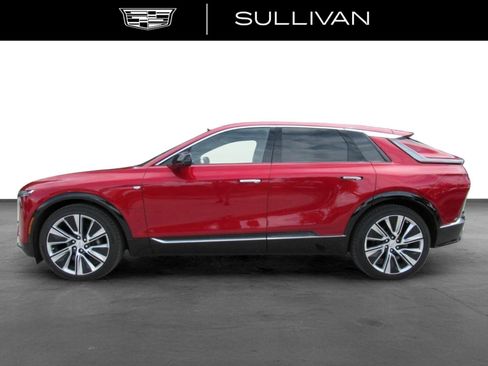 Certified 2025 Cadillac Lyriq Luxury AWD/4WD image 5